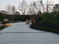 新小区+世外旁+飞机户型+带车位