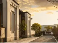 御龙海湾5期 联排中间户 顶层有露台 楼下有地下室