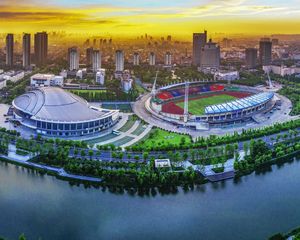 户型方正,采光无遮挡,小区带泳池,近CBD,地铁