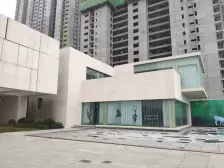 精装修;127平大三房;西边户;中间楼层采光很好