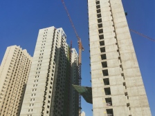 楼龄新地铁口纯毛坯,纯朝南的房子