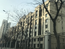 三层越四层 精装未住 单独电梯 入户门