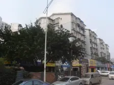 天池公园旁边 电梯三房 房东诚心出售 价格可谈