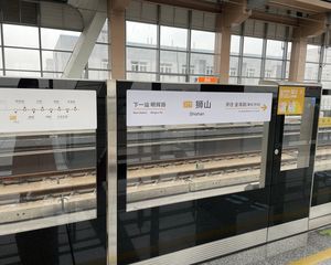 边套;税费少;户型方正;总价低。