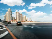 海湾城三期前排 顶跃带30平露台 精装修没住过 采光好