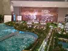 枫香湖儿童公园旁边,出门即公园,次新住宅小区