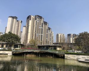 中铁建西派国樾2号地(三期、四期)4室2厅东西