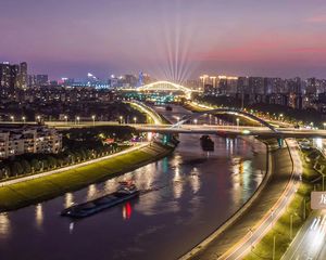 半月岛湿地公园东平河旁龙光天境叠墅带花园