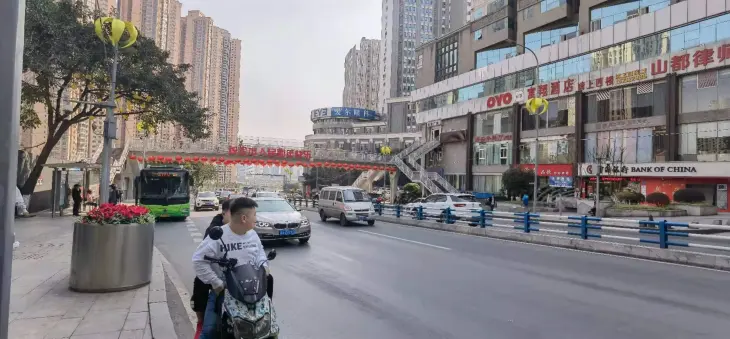 煌华晶萃城峯悦实景图