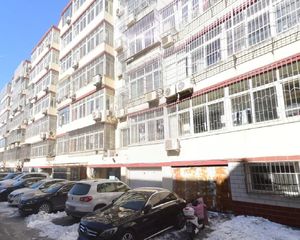迎宾北路9号院3室2厅南北