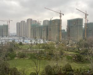 环境不错的小区,小区安静,交通方便,物业是亚太物业