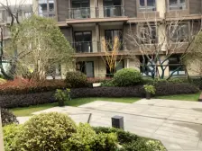 此房手续齐全,格局好,采光好,无遮挡,出行方便