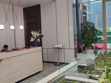 三开朝南,中间楼层,全天采光。