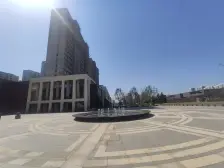 一楼带院130平,带地下150平,带车位,带小棚