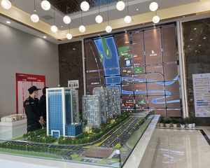 正地铁口,次新房,双阳台大四房