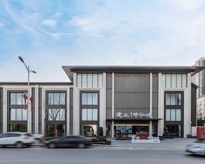 南昌路建业中弘城中间楼层全名户型随时看房可小刀