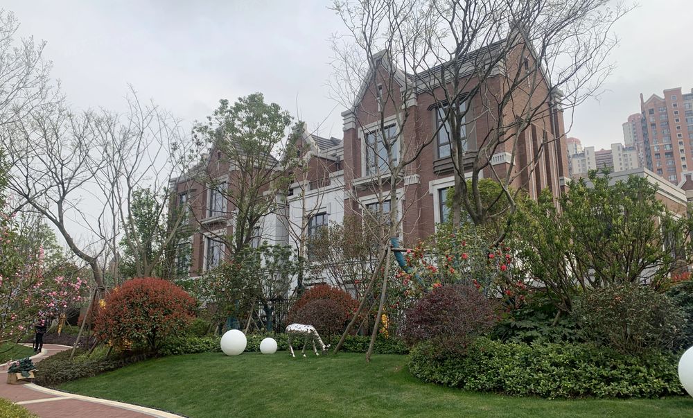 汉阳内环墨水湖边联排别墅边户实用面积大双车位