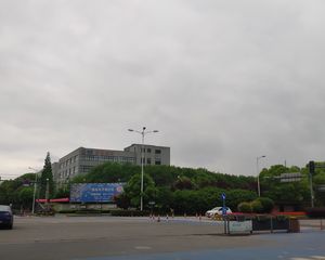 绿地铂澜府,三房毛坯房,有钥匙可以看房子,带车位的
