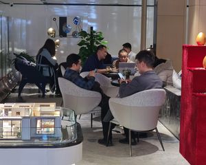 此房是精装修,得房率高,方便升级装修的哦