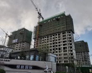新空港孔雀城领航国际3室2厅南北