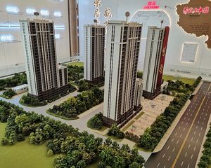 次新小区 户型方正,中高楼层无遮挡,视野开阔