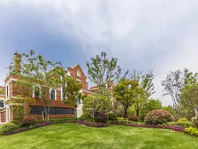 此房手续齐全,格局好,采光好,无遮挡,出行方便