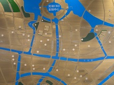 祯瑞上镜小区中间位置的。242大平层南边也有阳台