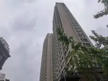 五坊园新上大面宽4房 高区视野开阔 可看江面。