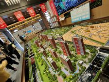 万科城现房 精装修 小区环境好