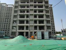 金地格林郡小高层一梯两户看房方便