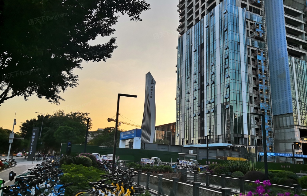 白云之窗·建华广场写字楼出售,白云区新城中心地段 大平层豪装 商住