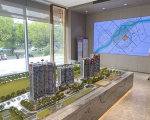 江东景观房136平方大三房精装修带一个车位拎包入住