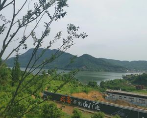 中南菩悦春山听湖院3室1厅南