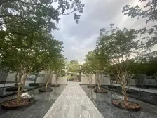 此房带前后Y子 地下室 采光好+带花园+2个车位,