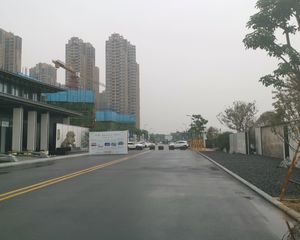 世茂国风滨江4室2厅西南