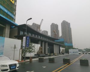 世茂国风滨江4室2厅南北