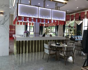 青旅金洲湖4室2厅南