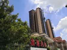 毛坯公寓三房层高4.5米东南朝向光线好随时看房