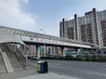 园区外过街天桥实景图