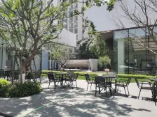 下楼即地铁 交通很方便 次新房 全新精装未入住