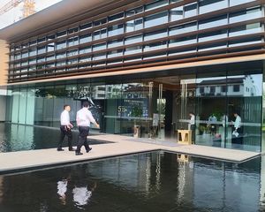 此房是次新洋房,纯毛坯,装修可以自己发挥