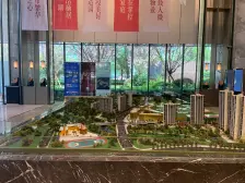 彩云湖公园旁品质小区 精装四房带地暖