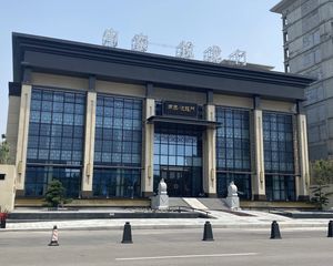 申泰悦龙门一楼带下沉式庭院洋房,地下室