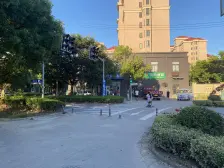 此房手续齐全,格局好,采光好,无遮挡,出行方便