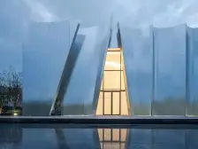 小区环境优美,位置方便,出行便利