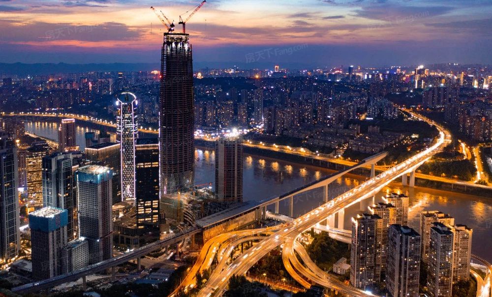 重庆渝中滨江路豪宅全玻璃幕墙轻轨商圈精装5房4卫