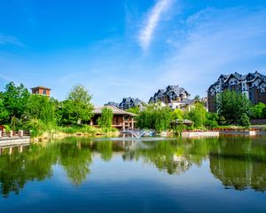 精装修,拎包入住的洋房,全天采光,带2个露台。