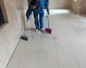 海拉尔高架三居飞机户型城发绿园精装修小高层