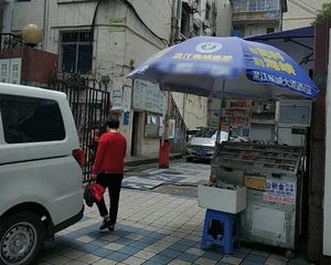 106地质队小区西区 3室1厅 东南