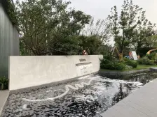 一线湖景洋房 次新小区 全新未住过 纯毛坯3房2卫 满二